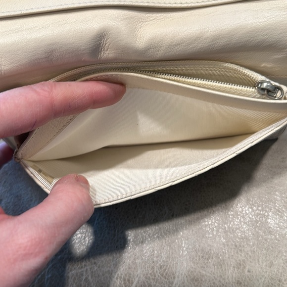 Chanel wallet soft white with black trim - Picture 6 of 11